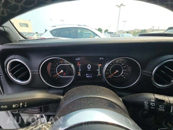 2018 Jeep Wrangler Unlimited Sahara - miniatura 9
