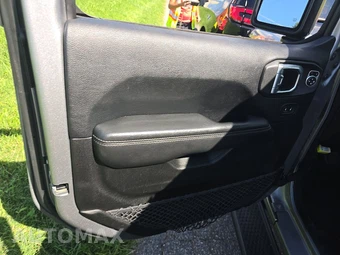 2018 Jeep Wrangler Unlimited Sahara - miniatura 9