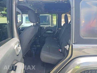 2018 Jeep Wrangler Unlimited Sahara - miniatura 13