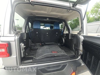 2018 Jeep Wrangler Unlimited Sahara - miniatura 16