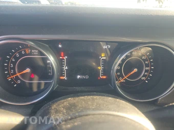 2018 Jeep Wrangler Unlimited Sahara - miniatura 12
