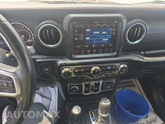2018 Jeep Wrangler Unlimited Sahara - miniatura 10