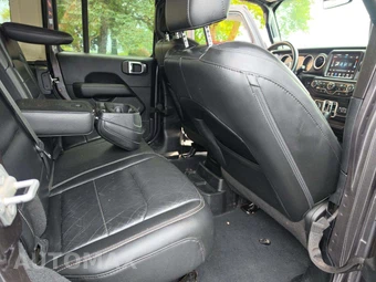 2018 Jeep Wrangler Unlimited Sahara - miniatura 16