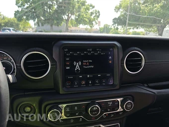 2018 Jeep Wrangler Unlimited Sahara - miniatura 10