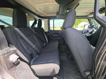 2018 Jeep Wrangler Unlimited Sahara - miniatura 13