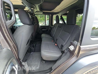 2018 Jeep Wrangler Unlimited Sport S - miniatura 13
