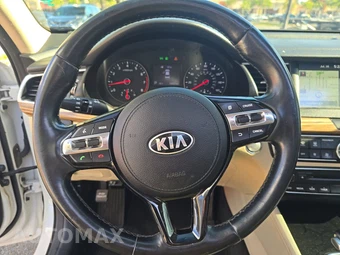2018 Kia Cadenza Premium – miniatura 10