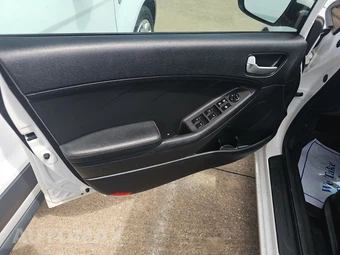 2018 Kia Forte LX Sedan - miniatura 9