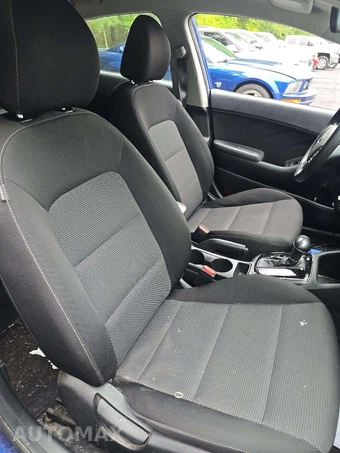 2018 Kia Forte LX Sedan – miniatura 16