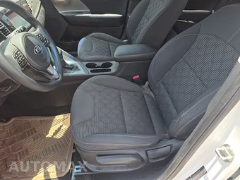 2018 Kia Niro LX – miniatura 7