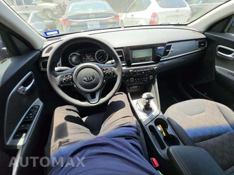 2018 Kia Niro LX – miniatura 10