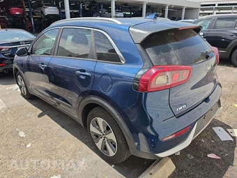 2018 Kia Niro LX – miniatura 2