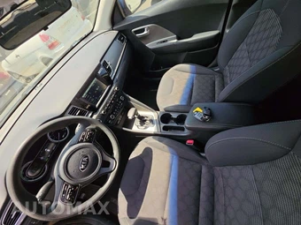 2018 Kia Niro LX – miniatura 8
