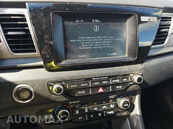 2018 Kia Niro LX – miniatura 11