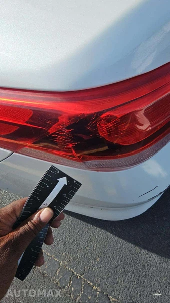 2018 Kia Optima LX – miniatura 19