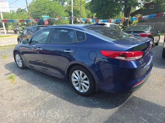 2018 Kia Optima LX – miniatura 2