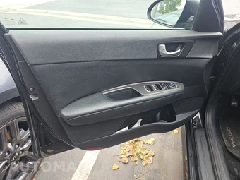 2018 Kia Optima LX - miniatura 9