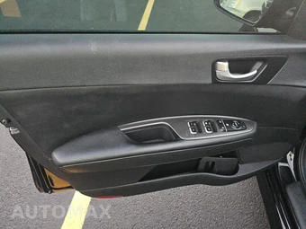 2018 Kia Optima LX – miniatura 9