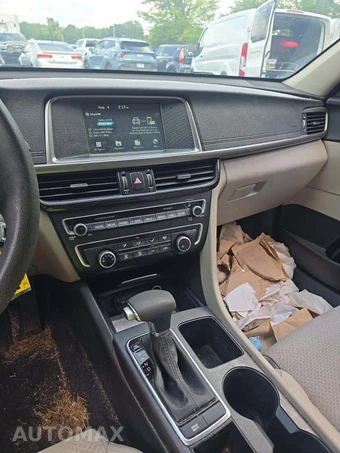 2018 Kia Optima LX - miniatura 10