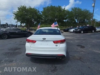 2018 Kia Optima LX – miniatura 4
