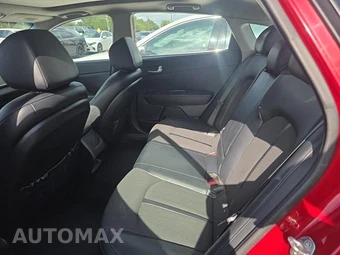 2018 Kia Optima S - miniatura 16