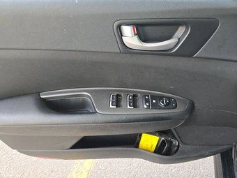 2018 Kia Optima S - miniatura 15