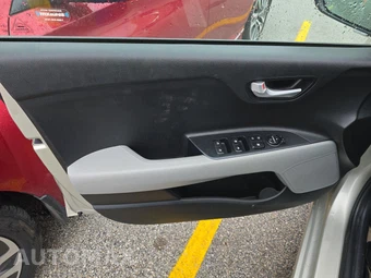 2018 Kia Rio S Sedan – miniatura 9