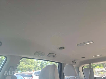 2018 Kia Sedona L 120.5" WB - miniatura 11