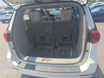 2018 Kia Sedona L 120.5" WB - miniatura 15