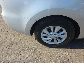 2018 Kia Sedona L 120.5" WB - miniatura 10