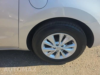 2018 Kia Sedona L 120.5" WB - miniatura 11