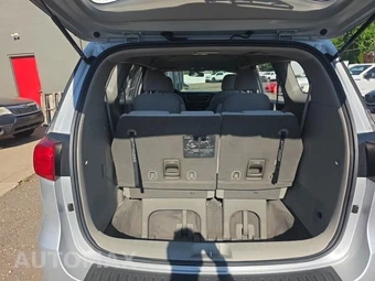 2018 Kia Sedona L 120.5" WB - miniatura 20