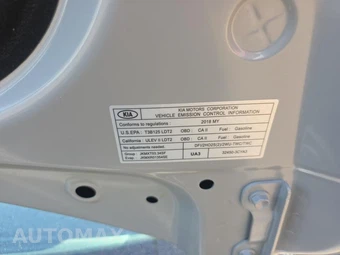 2018 Kia Sedona L 120.5" WB - miniatura 24
