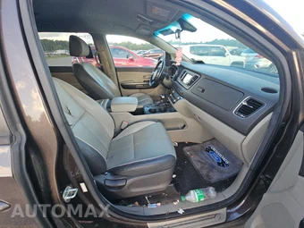 2018 Kia Sedona LX 120.5" WB - miniatura 8