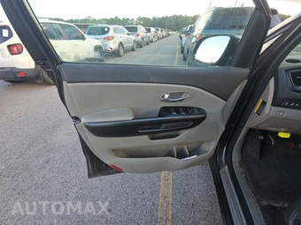 2018 Kia Sedona LX 120.5" WB - miniatura 9