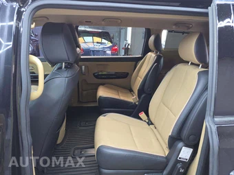 2018 Kia Sedona SX 120.5" WB - miniatura 13