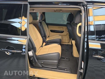 2018 Kia Sedona SX 120.5" WB - miniatura 17