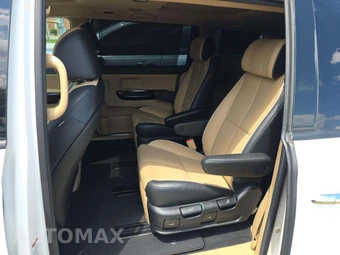 2018 Kia Sedona SXL 120.5" WB - miniatura 13