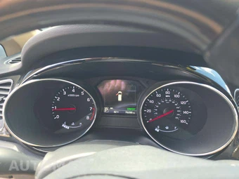 2018 Kia Sedona SXL 120.5" WB - miniatura 9