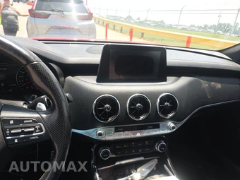 2018 Kia Stinger GT2 – miniatura 11