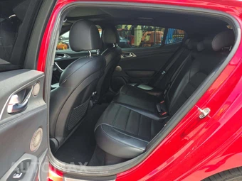 2018 Kia Stinger GT2 – miniatura 10