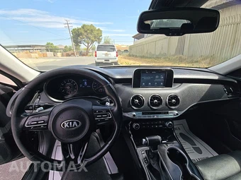 2018 Kia Stinger - miniatura 11