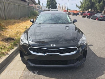 2018 Kia Stinger - miniatura 2