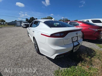 2018 Kia Stinger Premium - miniatura 2