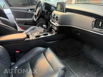 2018 Kia Stinger Premium - miniatura 2