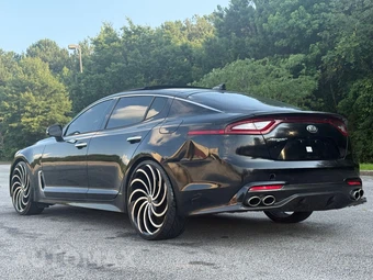 2018 Kia Stinger Premium - miniatura 17