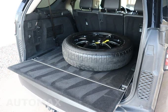 2018 Land Rover Discovery HSE - miniatura 31