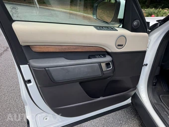 2018 Land Rover Discovery HSE - miniatura 28