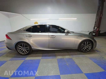 2018 Lexus IS 300 F SPORT - miniatura 4