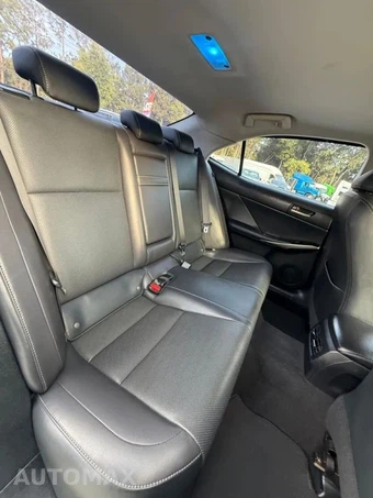 2018 Lexus IS 300 - miniatura 23
